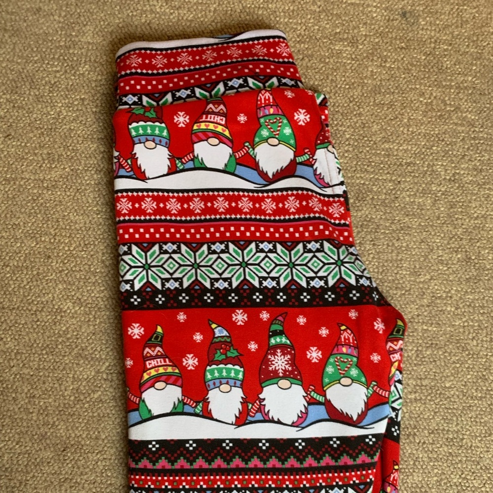 No Boundaries Christmas Leggings (Size Medium 7-9)